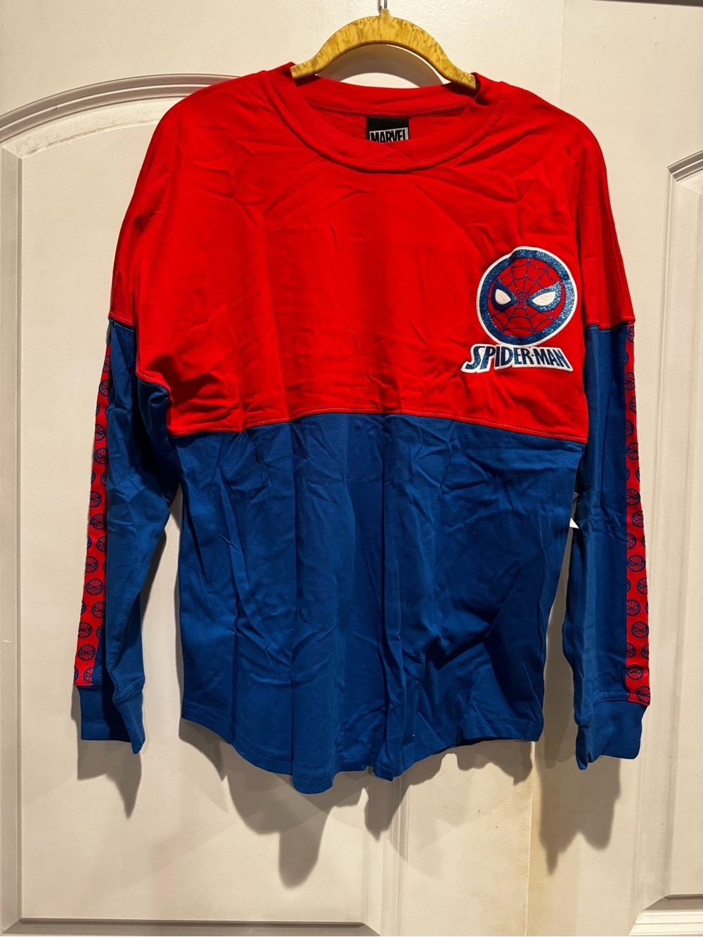 Marvel Spider-Man long sleeve colorblock shirt from Universal, men’s size Small